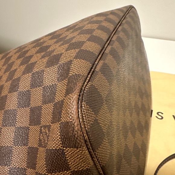 LV Neverfull MM - Picture 11 of 14